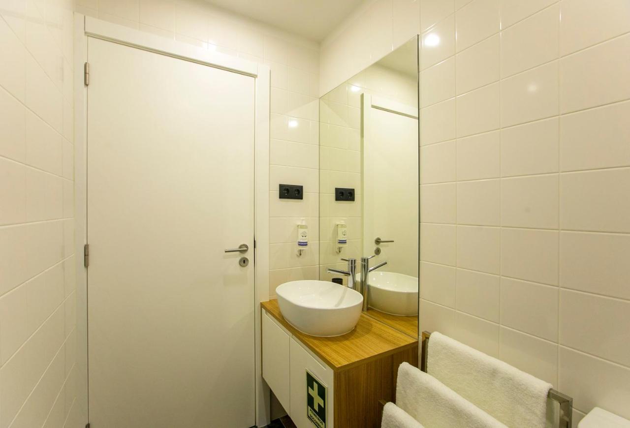 Charming Studio In Historic Downtown Porto Bagian luar foto